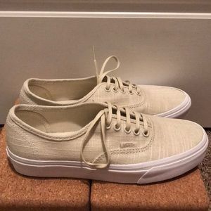 CANVAS VANS